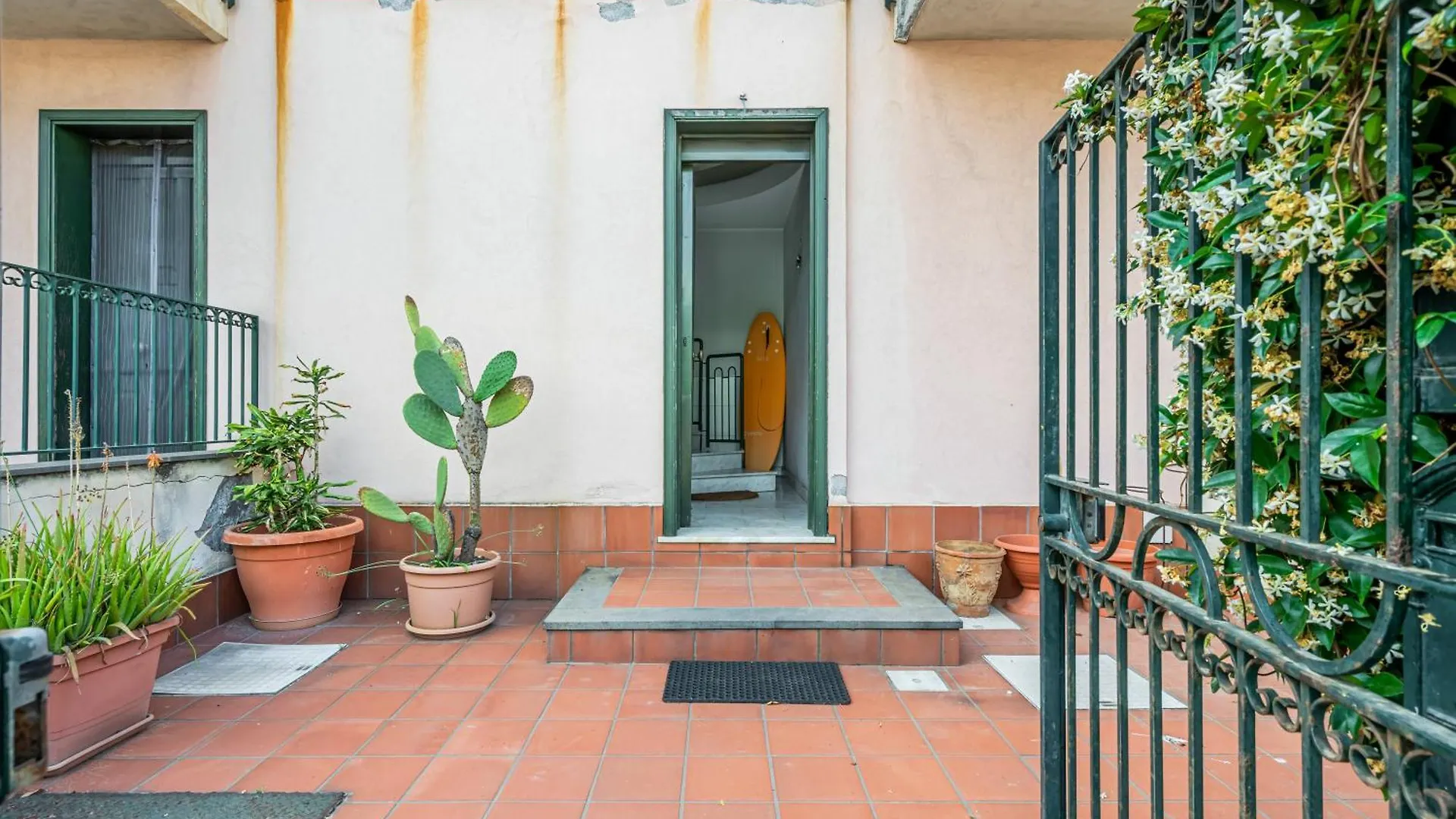 Sicily Beachside Apartment One Minute To The Shore Mascali İtalya